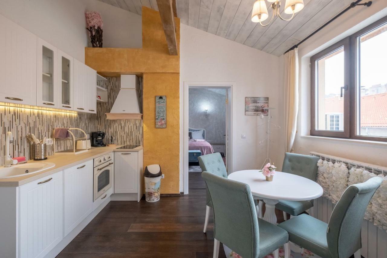 1-Bedroom Designer Apartment On Hristo Belchev Str Sofia Exterior foto